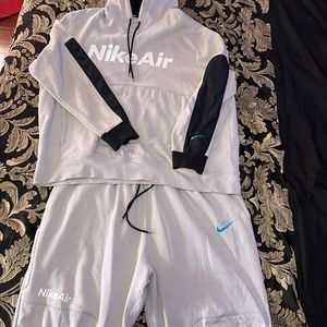 Nike sweatsuit